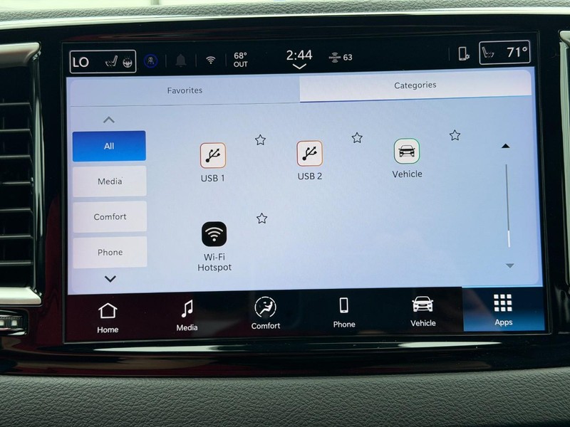 Chrysler Pacifica Vehicle Full-screen Gallery Image 49