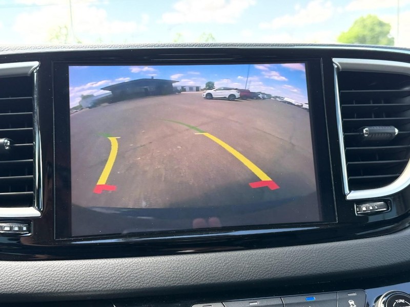 Chrysler Pacifica Vehicle Full-screen Gallery Image 36