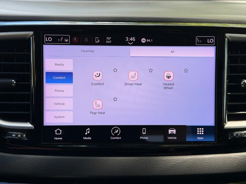 Chrysler Pacifica Vehicle Full-screen Gallery Image 41