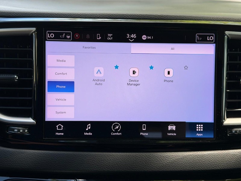 Chrysler Pacifica Vehicle Full-screen Gallery Image 42