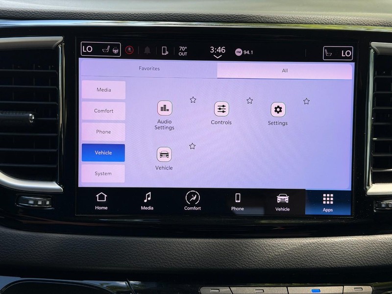 Chrysler Pacifica Vehicle Full-screen Gallery Image 43