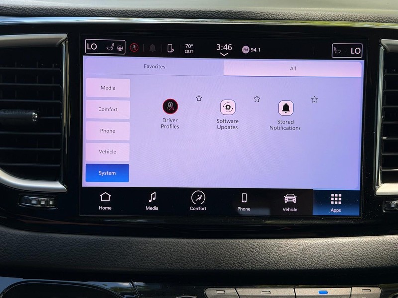 Chrysler Pacifica Vehicle Full-screen Gallery Image 44