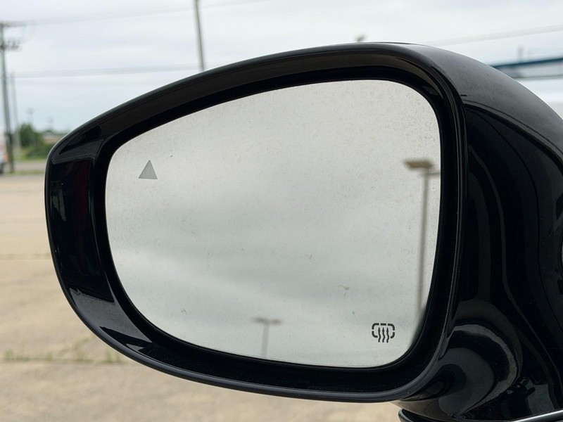 Chrysler Pacifica Vehicle Full-screen Gallery Image 36