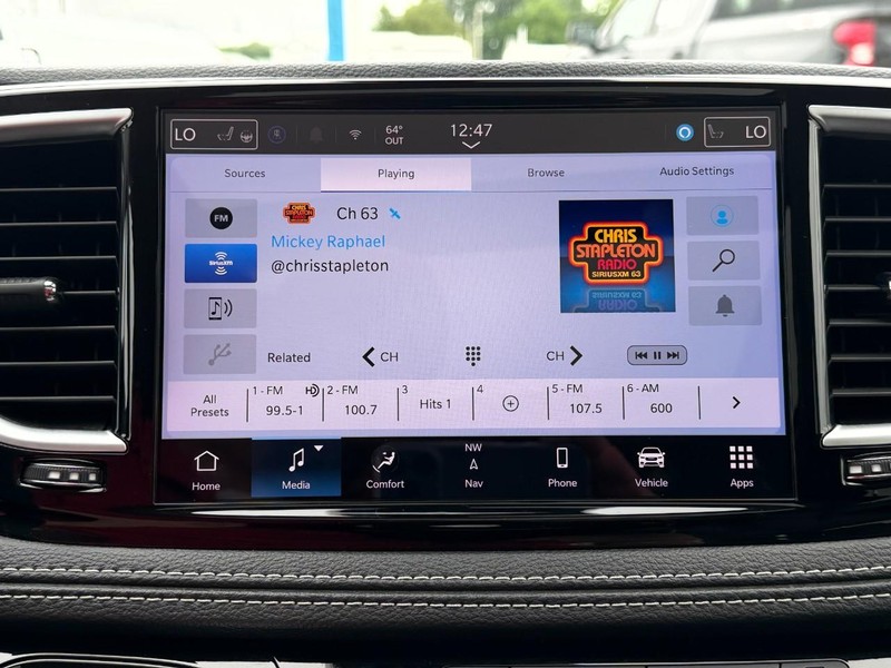 Chrysler Pacifica Vehicle Full-screen Gallery Image 40
