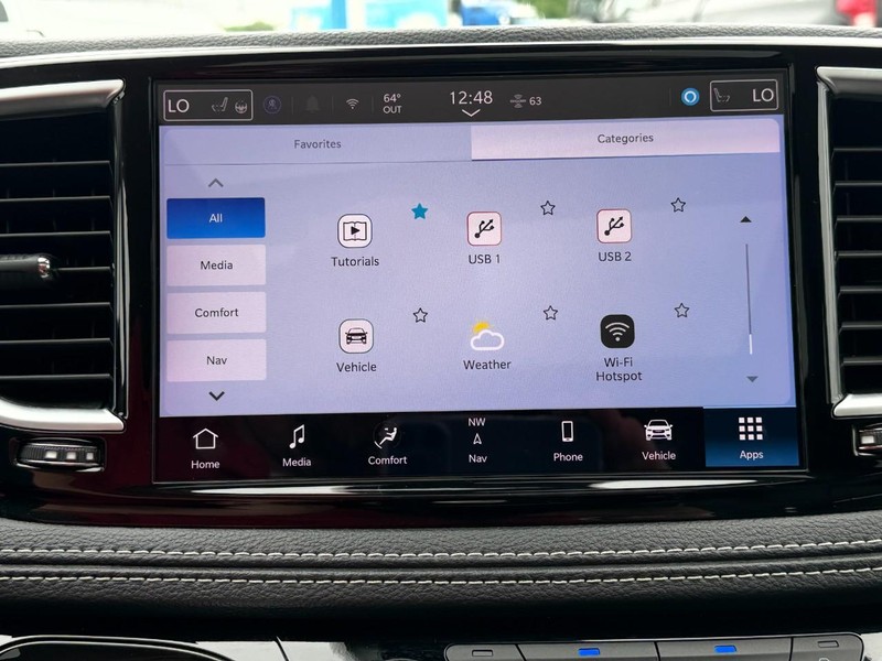 Chrysler Pacifica Vehicle Full-screen Gallery Image 52