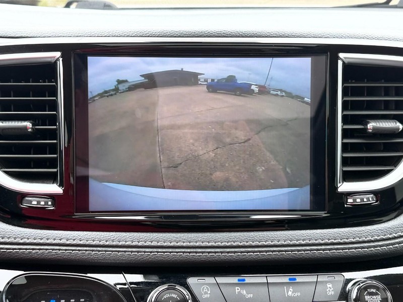 Chrysler Pacifica Vehicle Full-screen Gallery Image 53