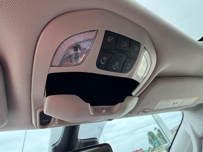 Chrysler Pacifica Vehicle Full-screen Gallery Image 63