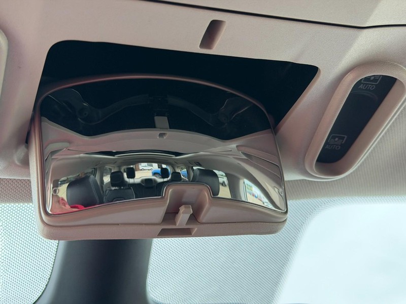 Chrysler Pacifica Vehicle Full-screen Gallery Image 64