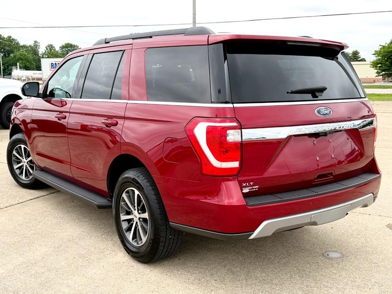 Ford Expedition Vehicle Full-screen Gallery Image 05