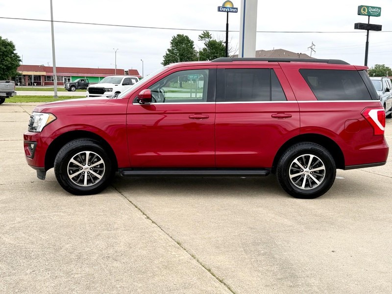 Ford Expedition Vehicle Full-screen Gallery Image 06