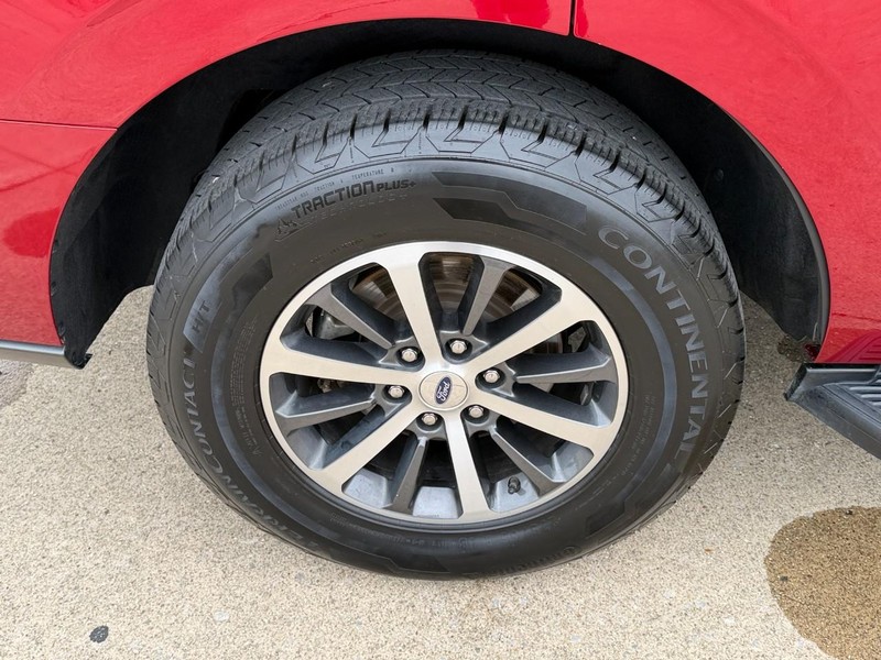 Ford Expedition Vehicle Full-screen Gallery Image 10