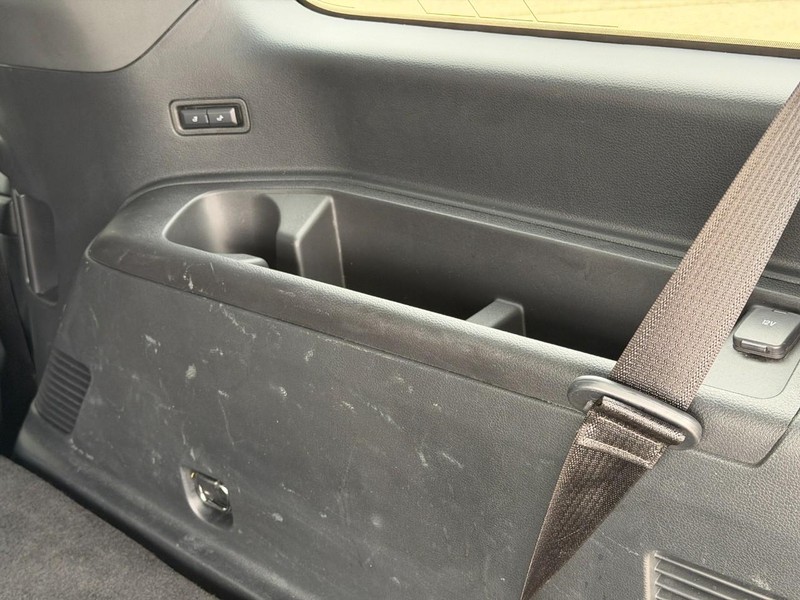 Ford Expedition Vehicle Full-screen Gallery Image 16