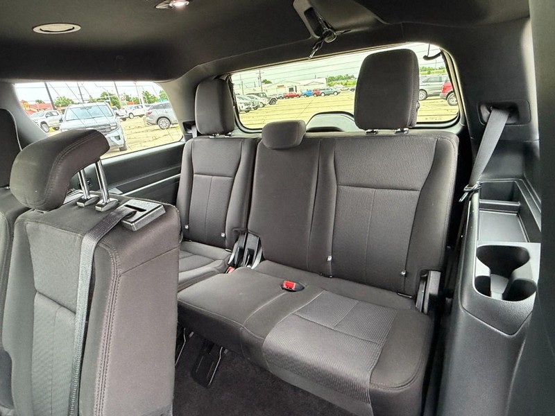 Ford Expedition Vehicle Full-screen Gallery Image 18
