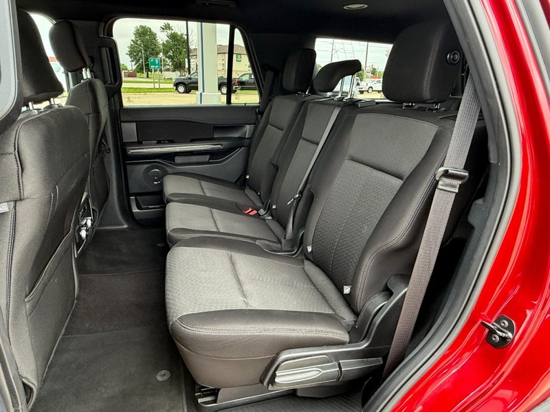 Ford Expedition Vehicle Full-screen Gallery Image 19