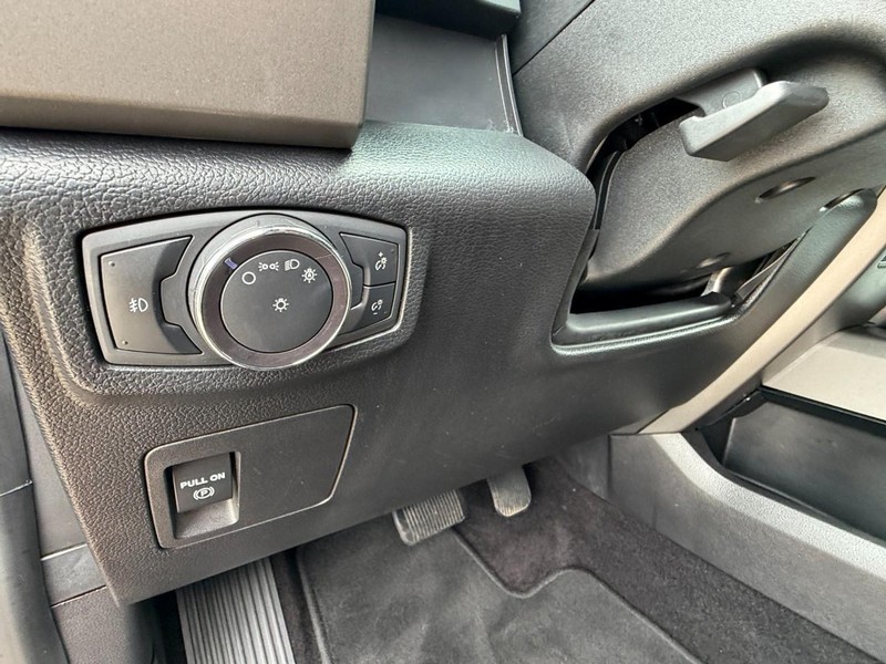 Ford Expedition Vehicle Full-screen Gallery Image 25