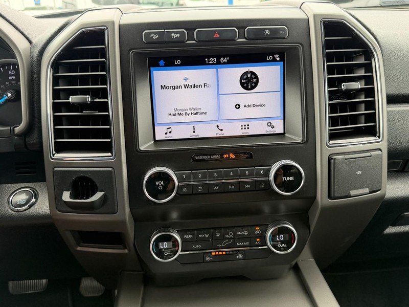 Ford Expedition Vehicle Full-screen Gallery Image 35
