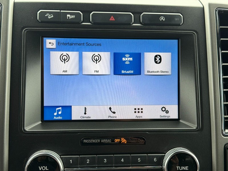 Ford Expedition Vehicle Full-screen Gallery Image 37