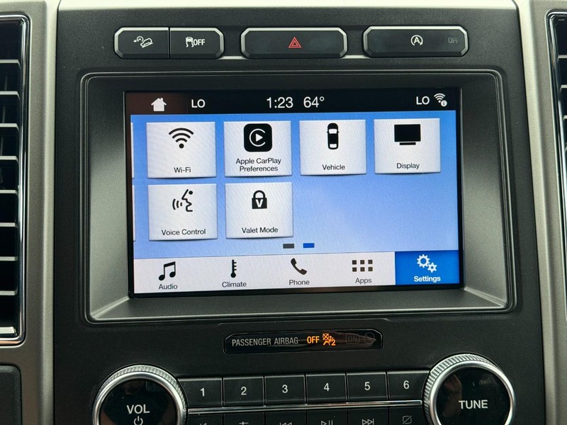 Ford Expedition Vehicle Full-screen Gallery Image 41