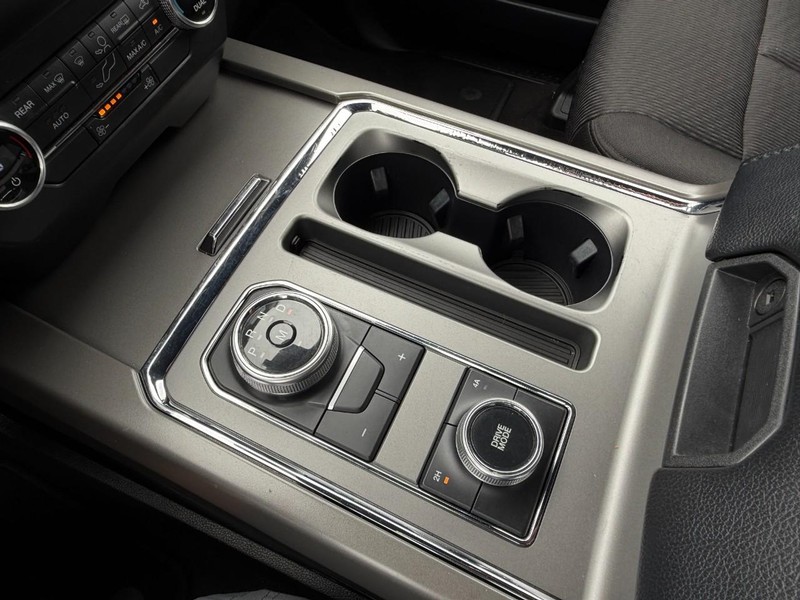 Ford Expedition Vehicle Full-screen Gallery Image 45