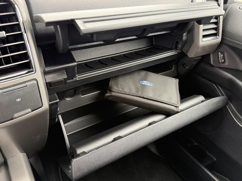 Ford Expedition Vehicle Full-screen Gallery Image 56