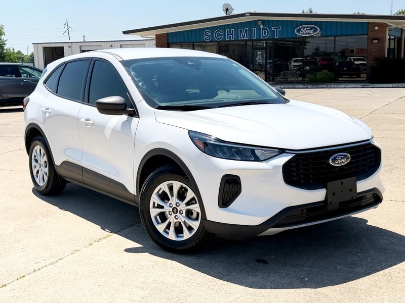Ford Escape Vehicle Full-screen Gallery Image 02