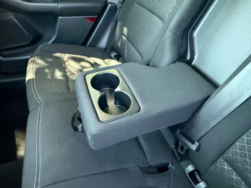 Ford Escape Vehicle Full-screen Gallery Image 15