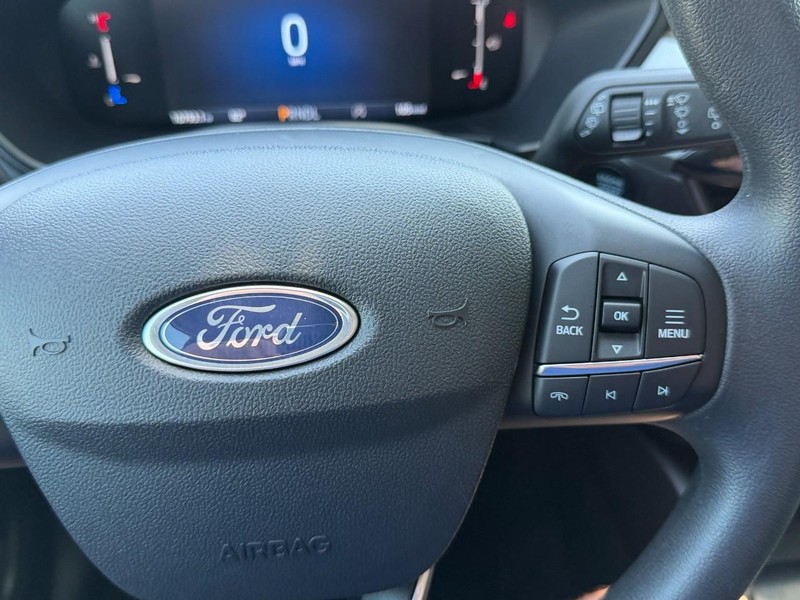 Ford Escape Vehicle Full-screen Gallery Image 26