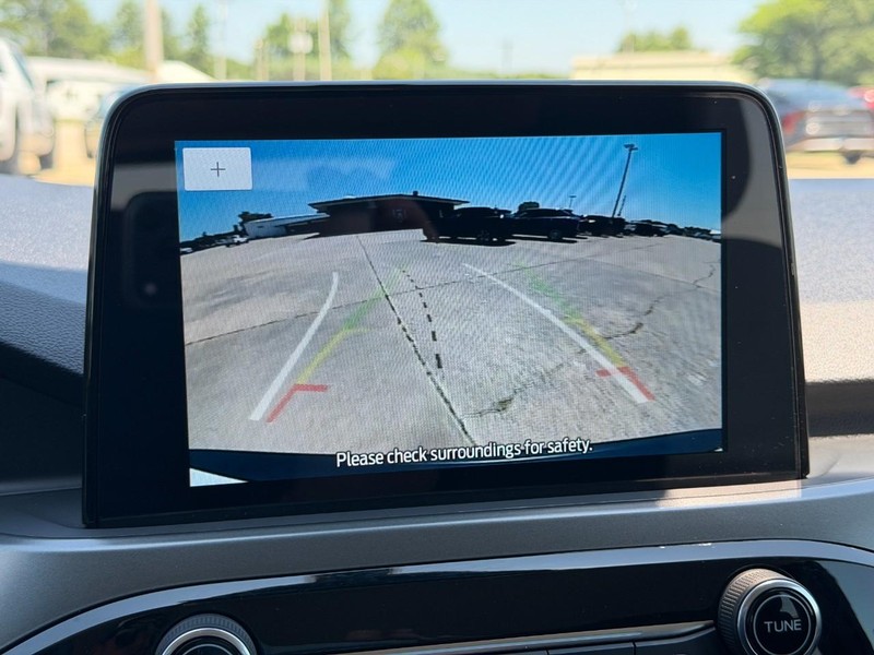 Ford Escape Vehicle Full-screen Gallery Image 34