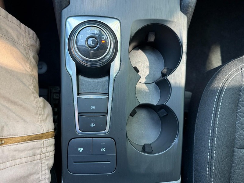 Ford Escape Vehicle Full-screen Gallery Image 44