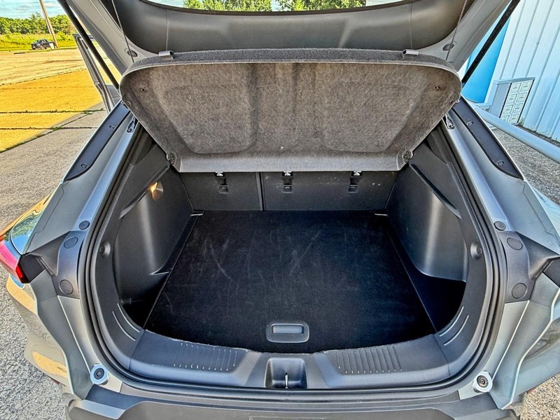 Buick Envista Vehicle Full-screen Gallery Image 12