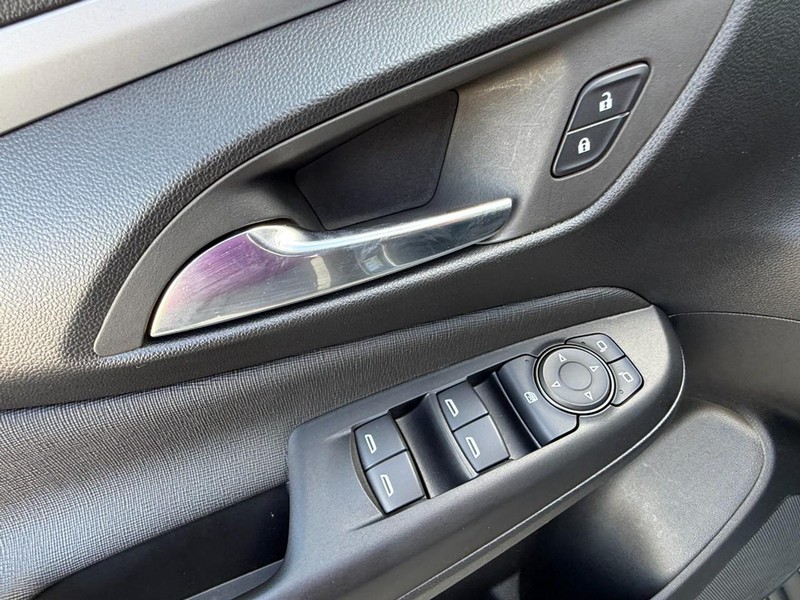 Buick Envista Vehicle Full-screen Gallery Image 21