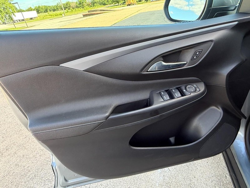 Buick Envista Vehicle Full-screen Gallery Image 22