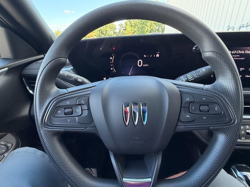 Buick Envista Vehicle Full-screen Gallery Image 23