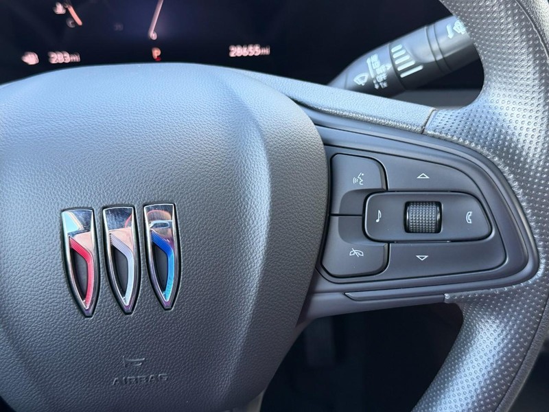 Buick Envista Vehicle Full-screen Gallery Image 25