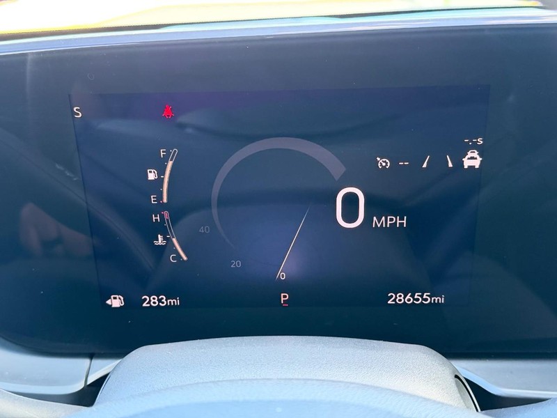 Buick Envista Vehicle Full-screen Gallery Image 28