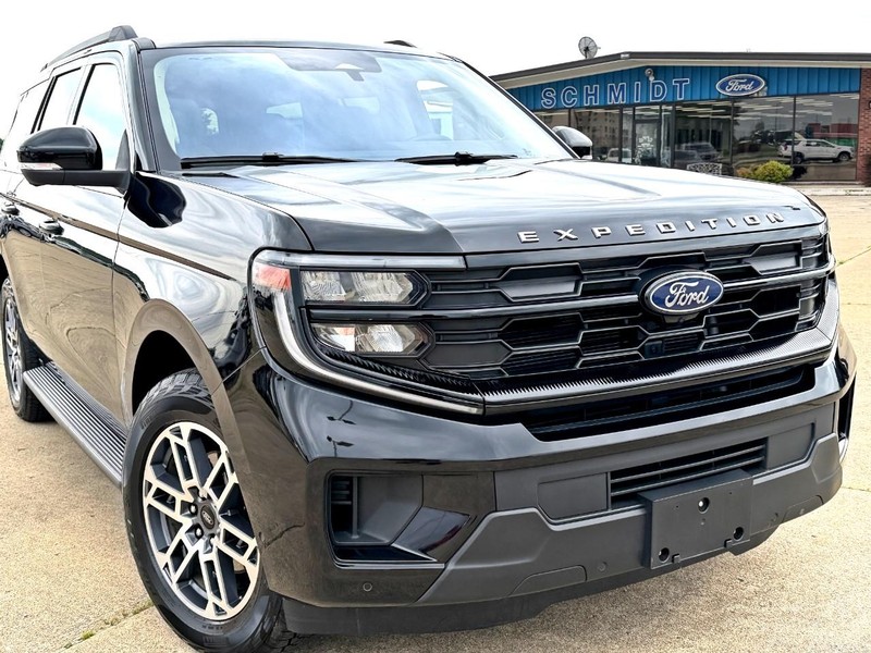 Ford Expedition Vehicle Full-screen Gallery Image 08