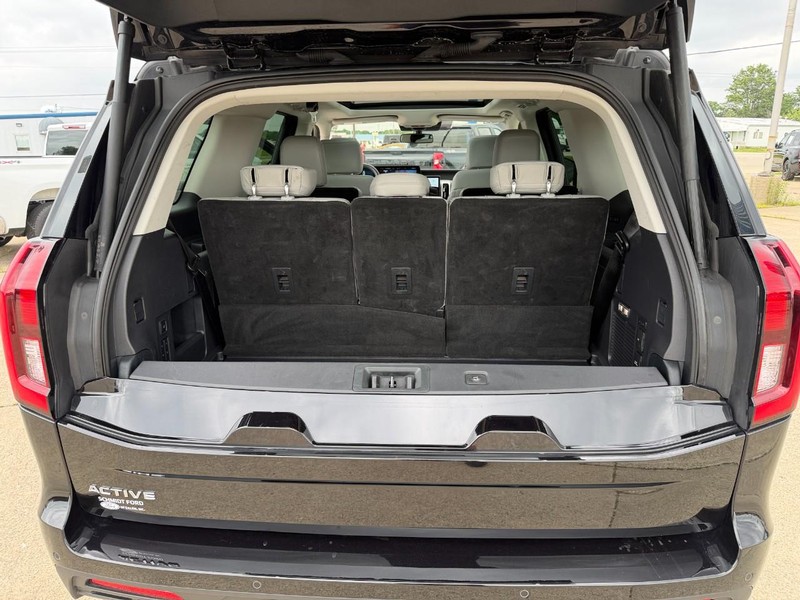 Ford Expedition Vehicle Full-screen Gallery Image 12