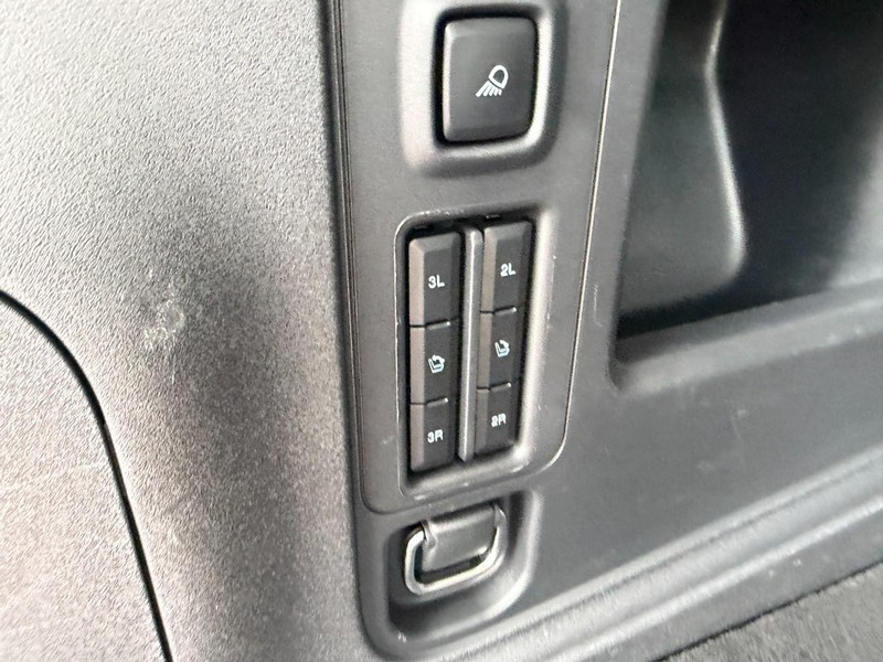 Ford Expedition Vehicle Full-screen Gallery Image 14