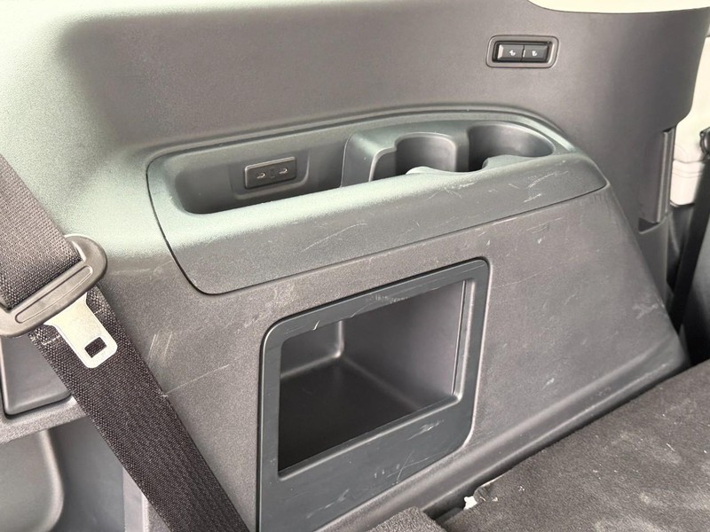 Ford Expedition Vehicle Full-screen Gallery Image 18