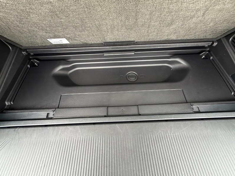 Ford Expedition Vehicle Full-screen Gallery Image 20