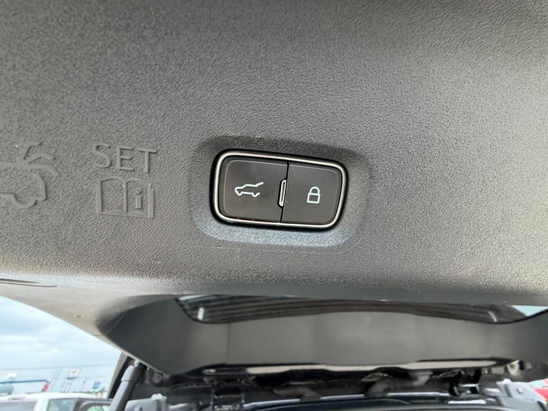 Ford Expedition Vehicle Full-screen Gallery Image 21