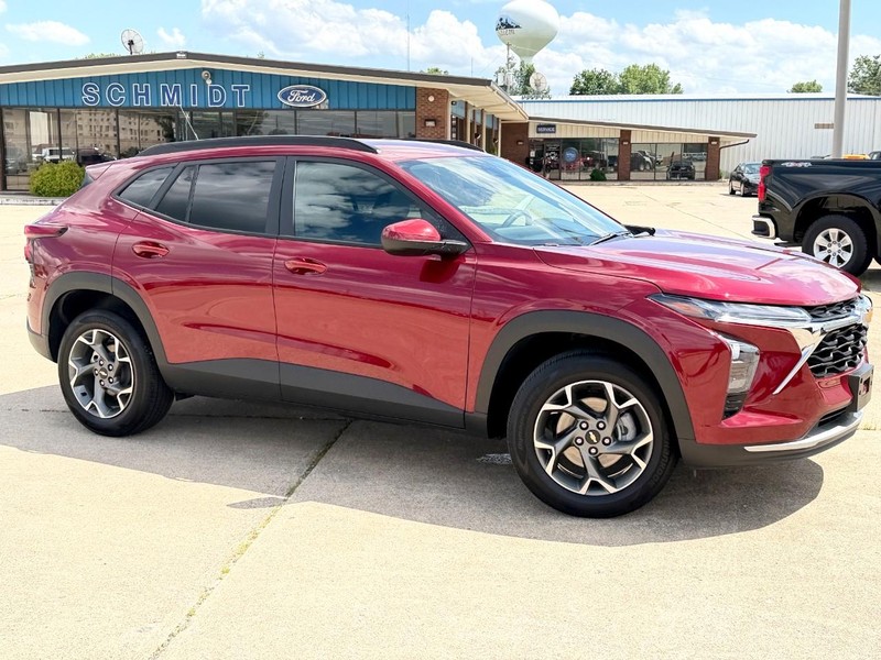 Chevrolet Trax Vehicle Full-screen Gallery Image 03