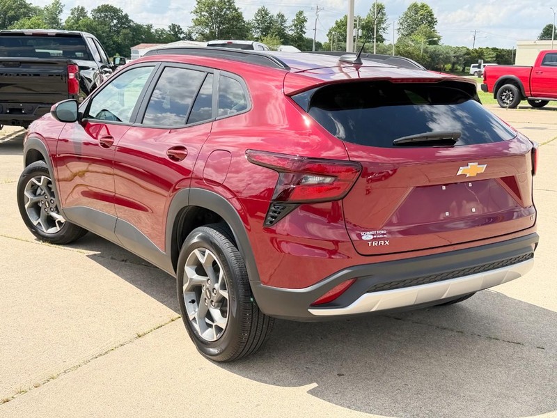 Chevrolet Trax Vehicle Full-screen Gallery Image 05