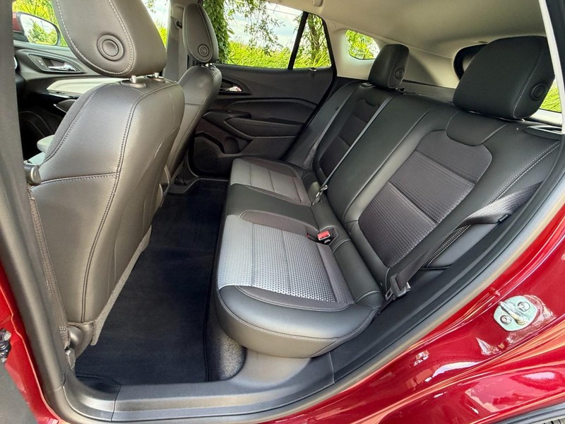 Chevrolet Trax Vehicle Full-screen Gallery Image 14