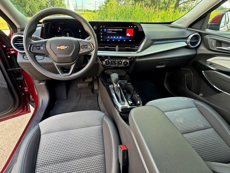 Chevrolet Trax Vehicle Full-screen Gallery Image 16