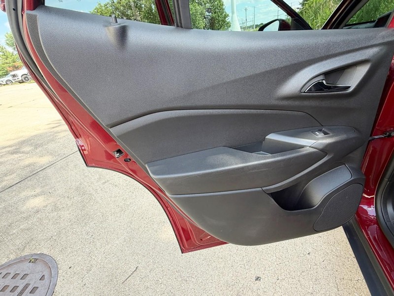Chevrolet Trax Vehicle Full-screen Gallery Image 17
