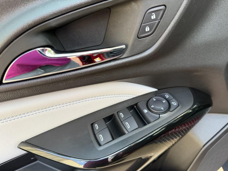 Chevrolet Trax Vehicle Full-screen Gallery Image 21