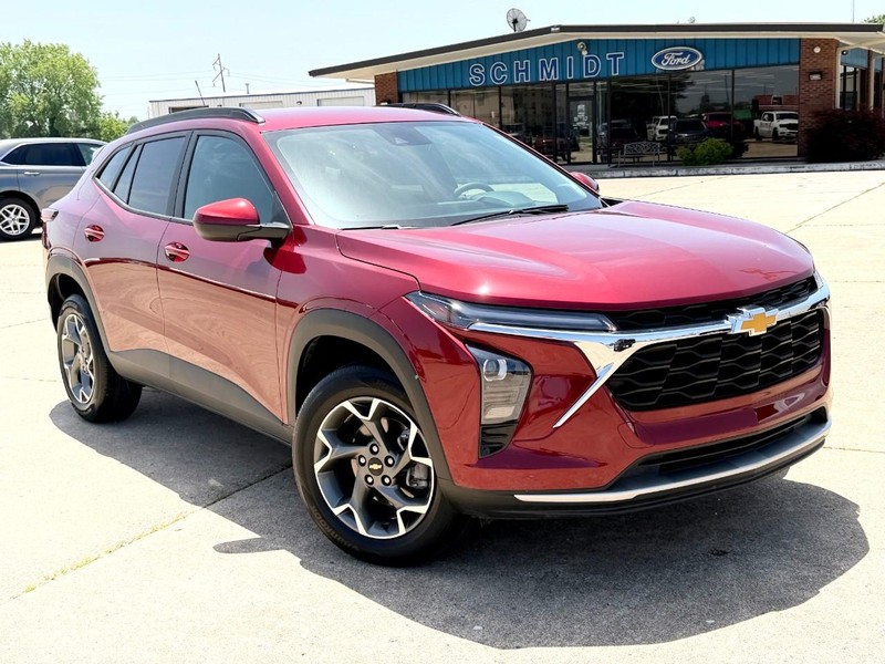 Chevrolet Trax Vehicle Full-screen Gallery Image 02
