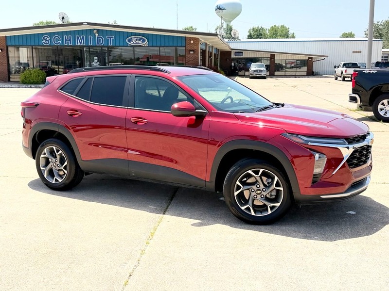 Chevrolet Trax Vehicle Full-screen Gallery Image 03