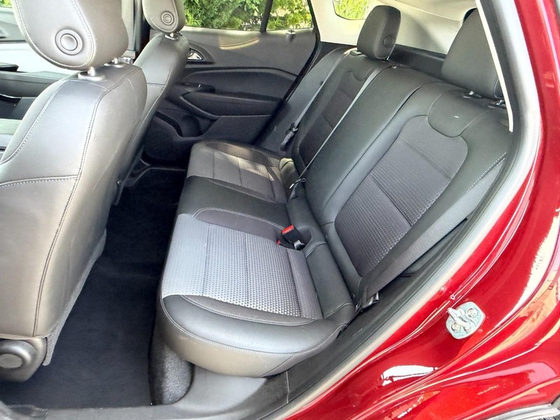 Chevrolet Trax Vehicle Full-screen Gallery Image 14